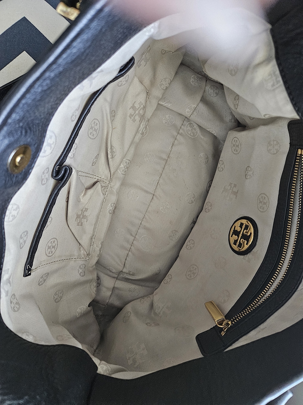 Tory Burch Black Leather Satchel with Gold Logo 13l X 10w - Picture 8 of 16